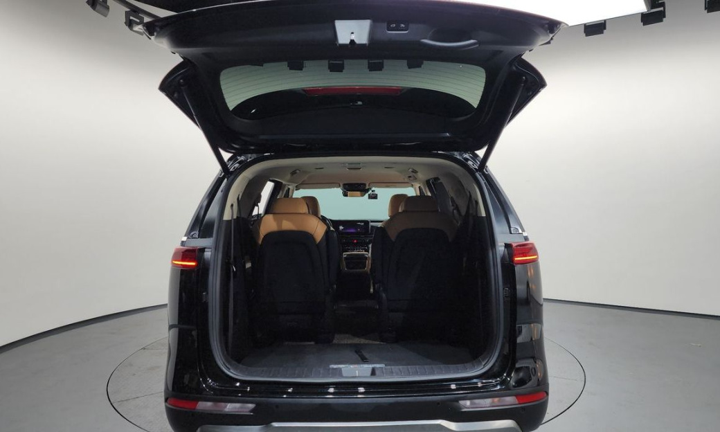 Kia Carnival 9-Seater Signature, 2022