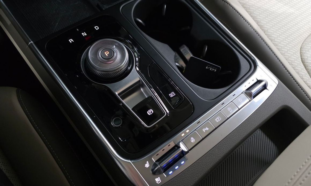 Kia Carnival 9-Seater Gravity, 2025