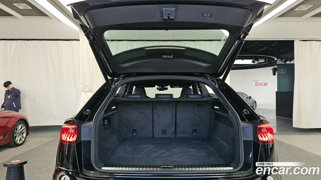 Audi Q8 55 TFSI Quattro Premium, 2023