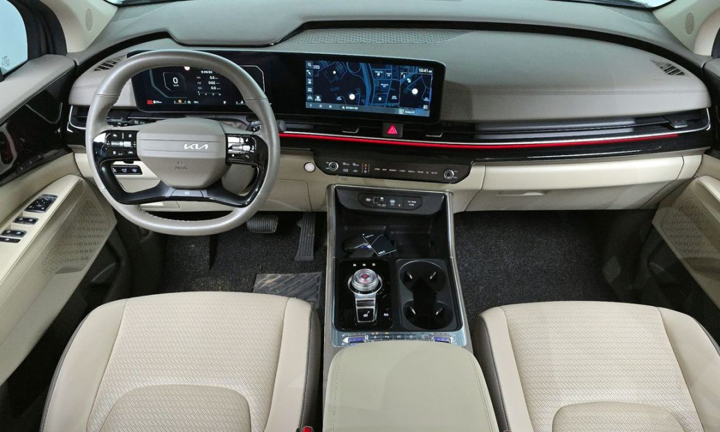 Kia Carnival 9-Seater Signature, 2025