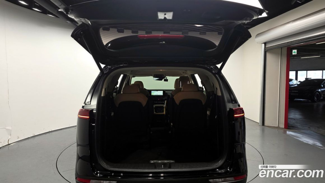 Kia Carnival 9-Seater Signature, 2023