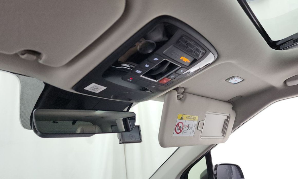 Kia Carnival 7-Seater Gravity, 2025