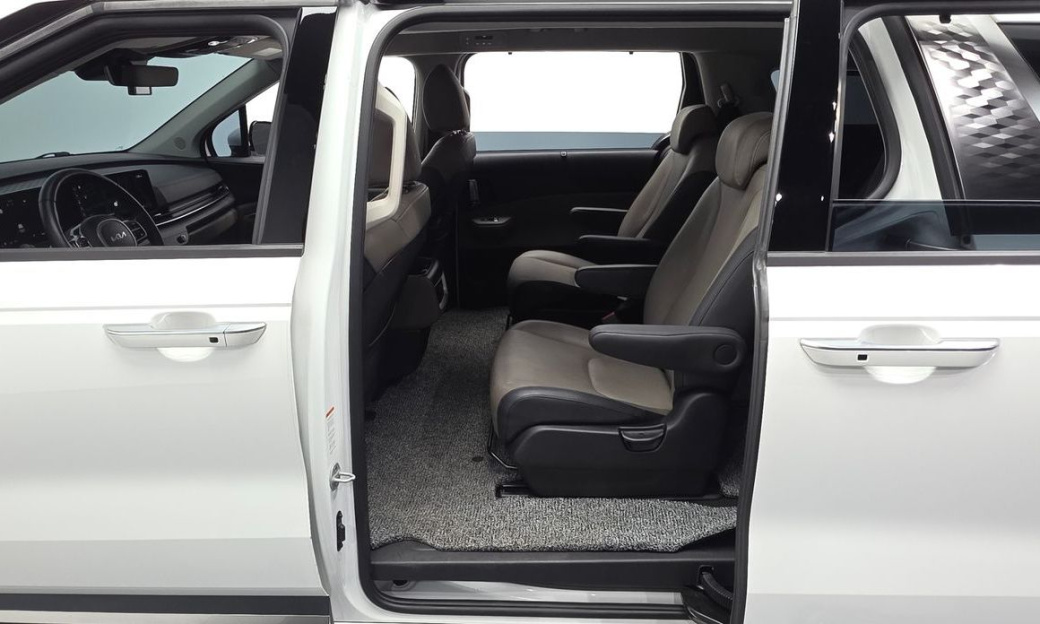 Kia Carnival 9-Seater Noblesse, 2024