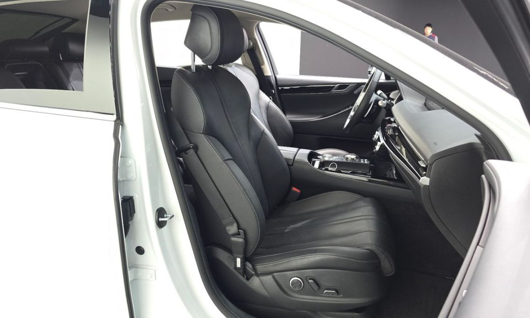 Genesis G80 Gasoline 2.5 Turbo AWD, 2024