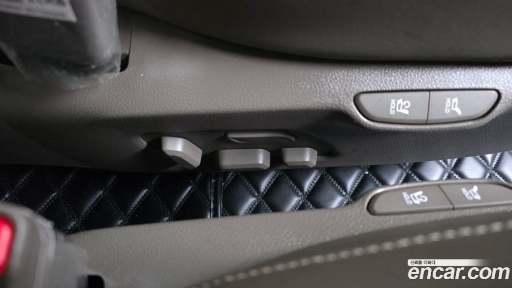 Kia Carnival 7-Seater Signature, 2023