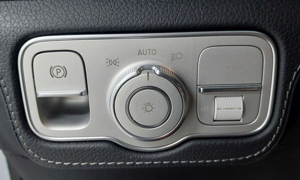 Mercedes-Benz GLE-Class GLE300d 4MATIC, 2025