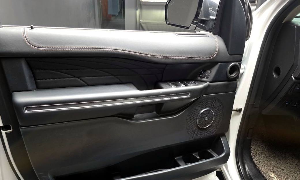 Ford Expedition Platinum 4WD, 2021