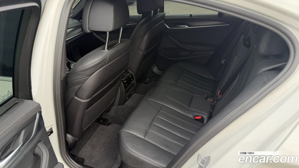 BMW 5-Series 520i M Sport, 2023