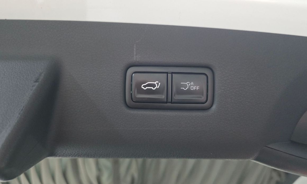 Kia Carnival 7-Seater Signature, 2024