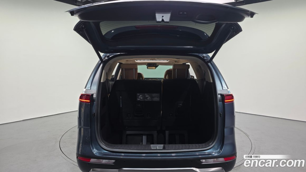 Kia Carnival 7-Seater Signature, 2022