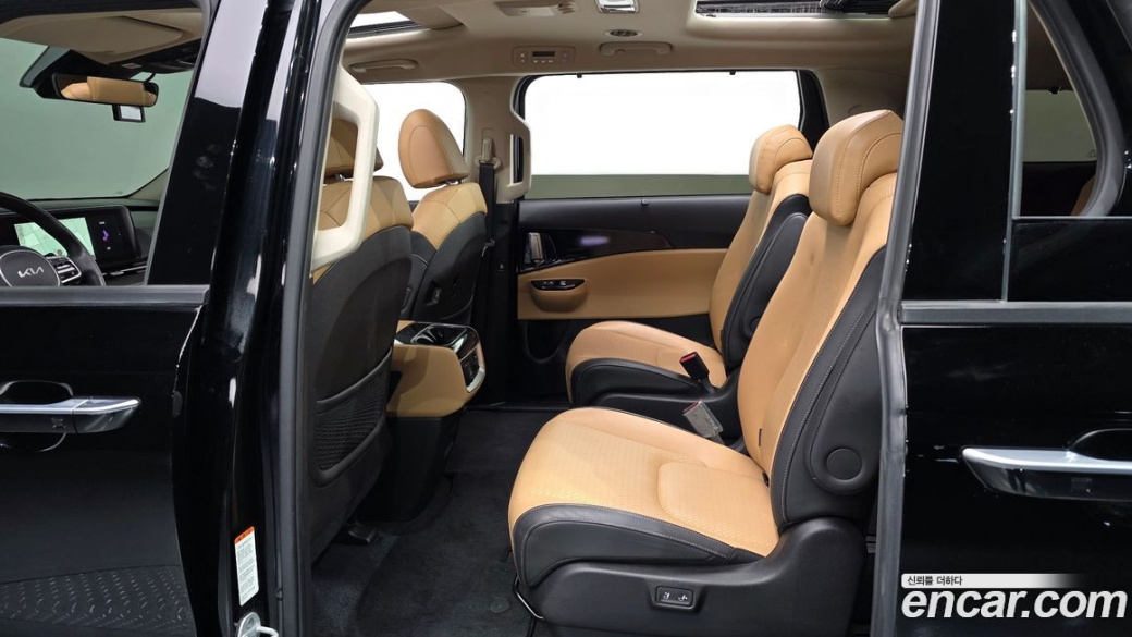 Kia Carnival 9-Seater Signature, 2022