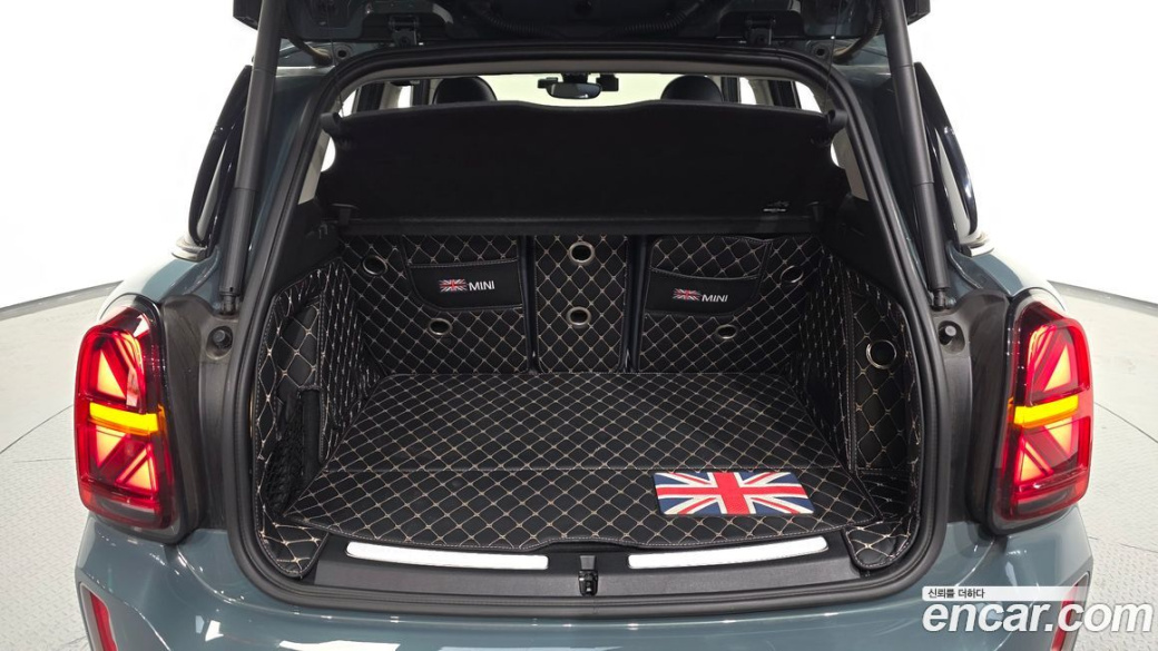 Mini Countryman ALL4 Classic Launch Pack, 2023