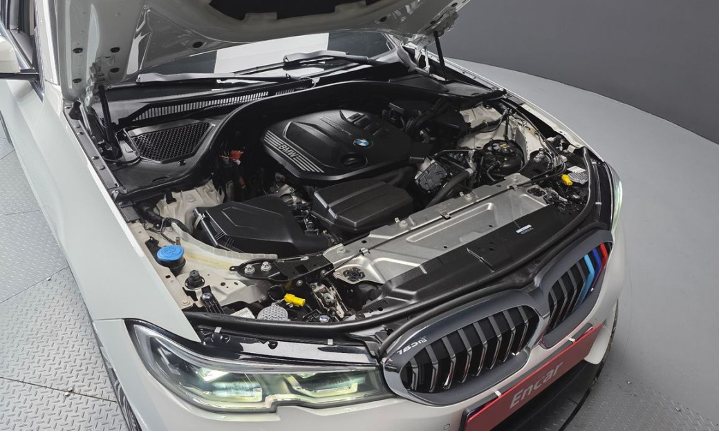 BMW 3-Series 320d Luxury, 2022