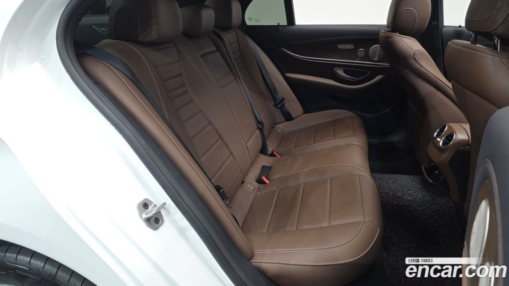 Mercedes-Benz E-Class E220d 4MATIC Exclusive, 2023