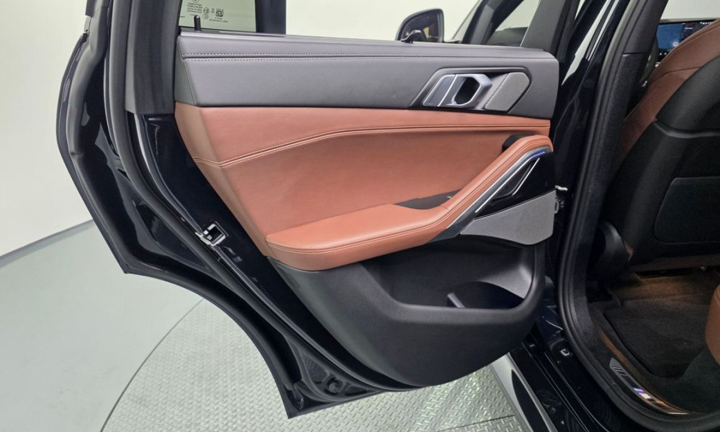 BMW X6 xDrive40i M Sport, 2025