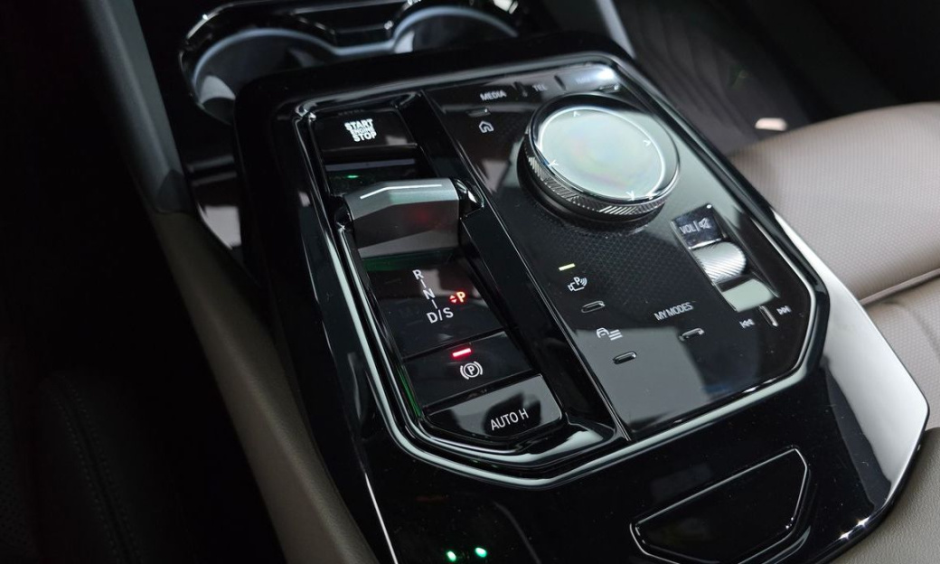 BMW 5-Series 520i M Sport, 2024