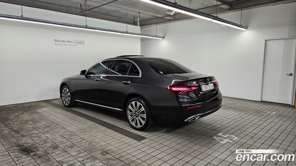 Mercedes-Benz E-Class E350 4MATIC Exclusive, 2023