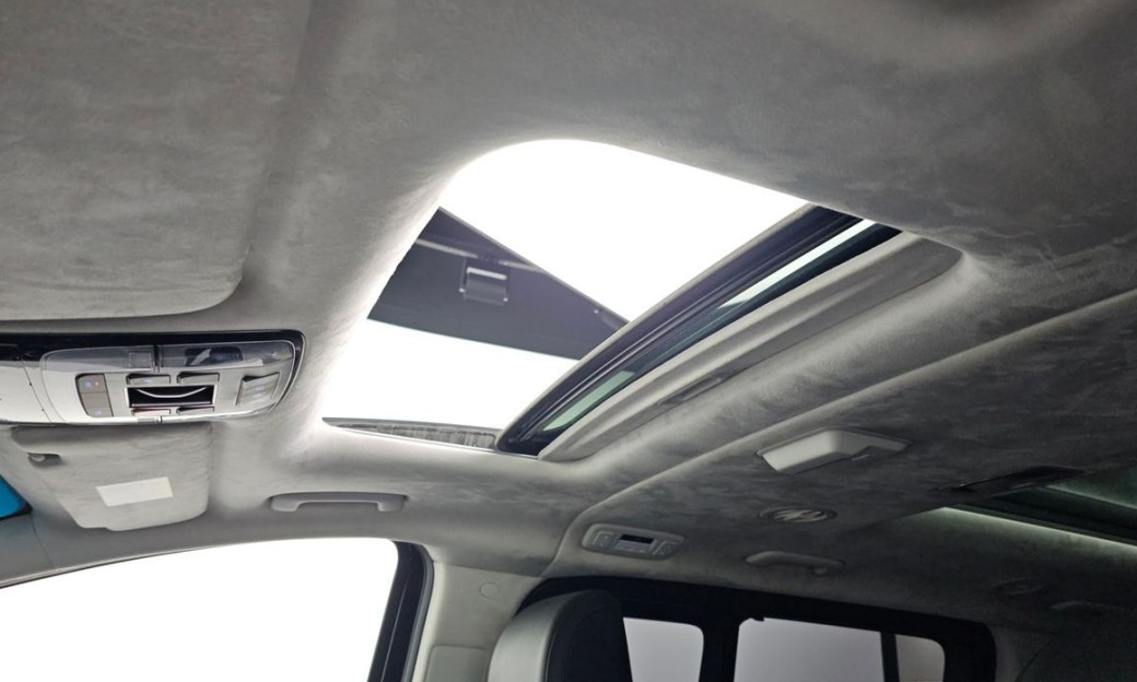 Hyundai Staria 4WD Lounge 9-Seater, 2025