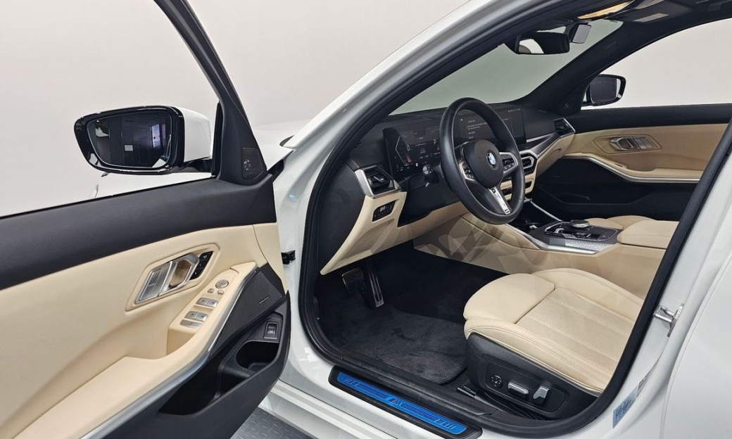 BMW 3-Series 320i M Sport, 2024