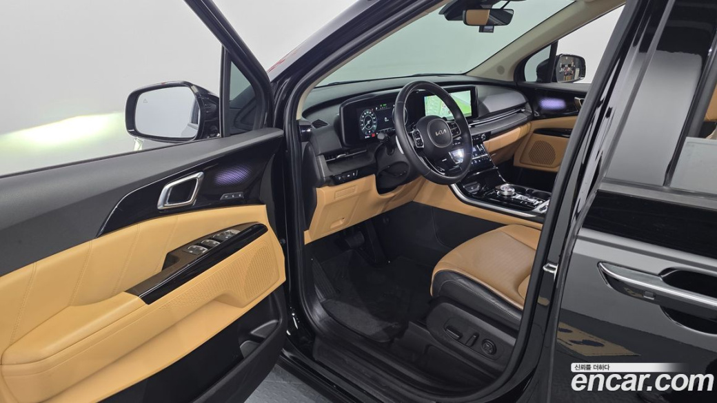 Kia Carnival 7-Seater Signature, 2023