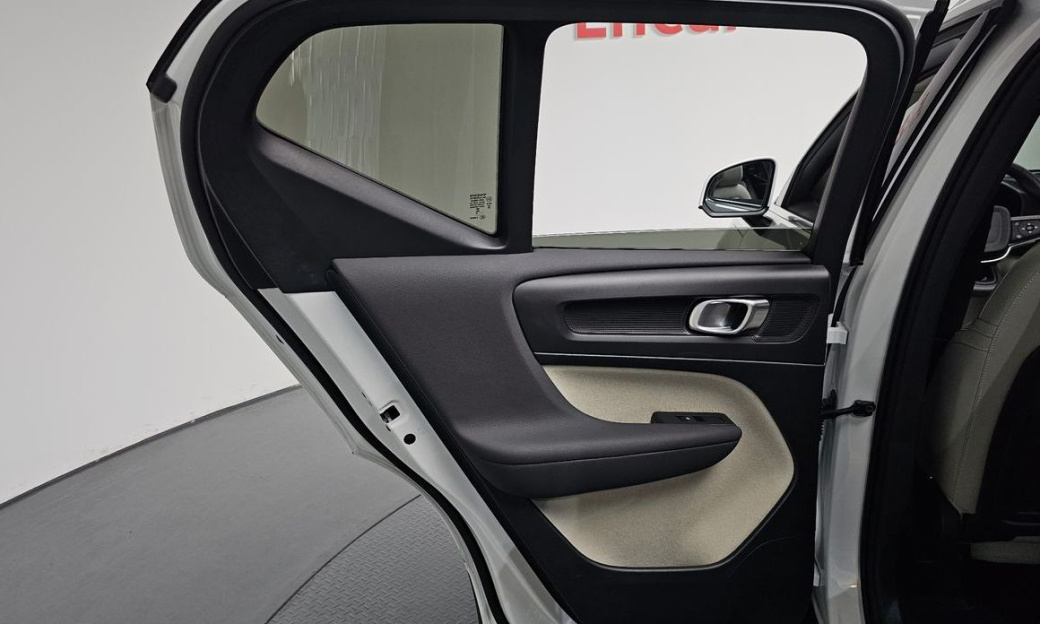 Volvo XC40 B4 Ultimate Bright, 2024