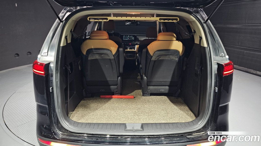 Kia Carnival 9-Seater Prestige, 2023