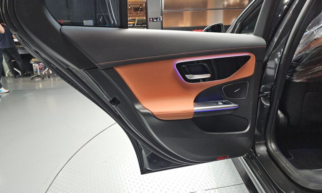 Mercedes-Benz C-Class C300 AMG Line, 2022