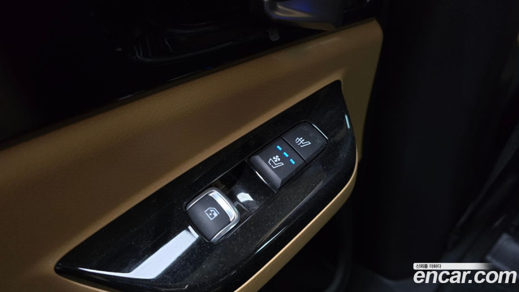 Kia Carnival 9-Seater Signature, 2023
