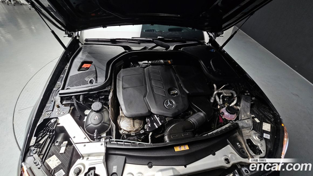 Mercedes-Benz E-Class E220d 4MATIC AMG Line, 2022