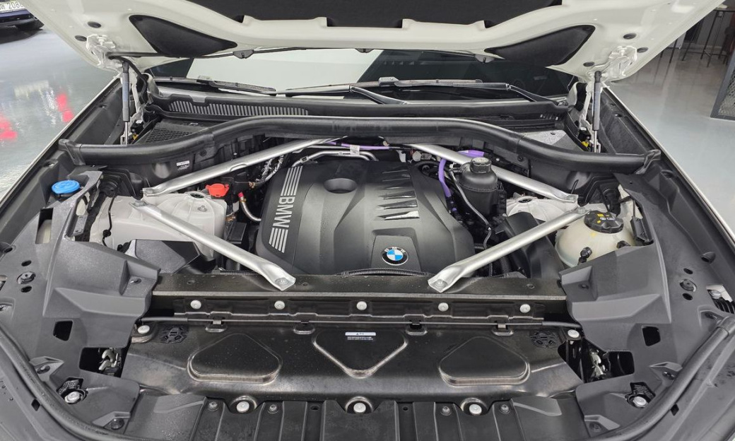 BMW X6 xDrive40i M Sport, 2024