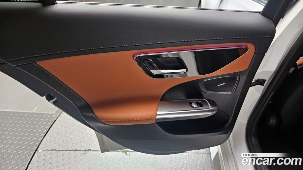 Mercedes-Benz C-Class C300 4MATIC AMG Line, 2023