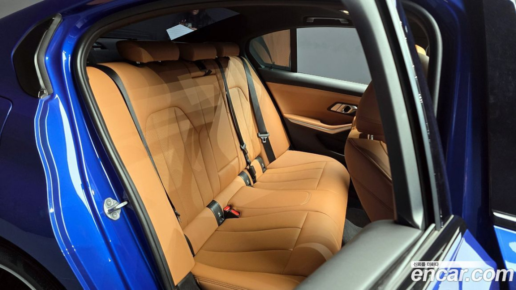BMW 3-Series 320i M Sport, 2023