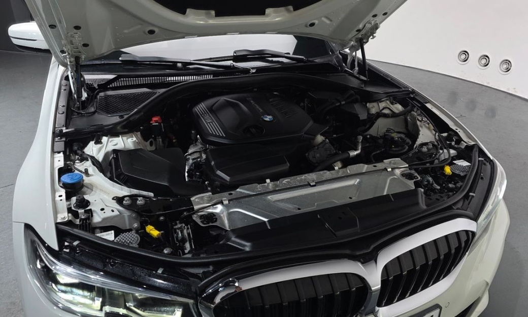 BMW 3-Series 320d M Sport, 2022