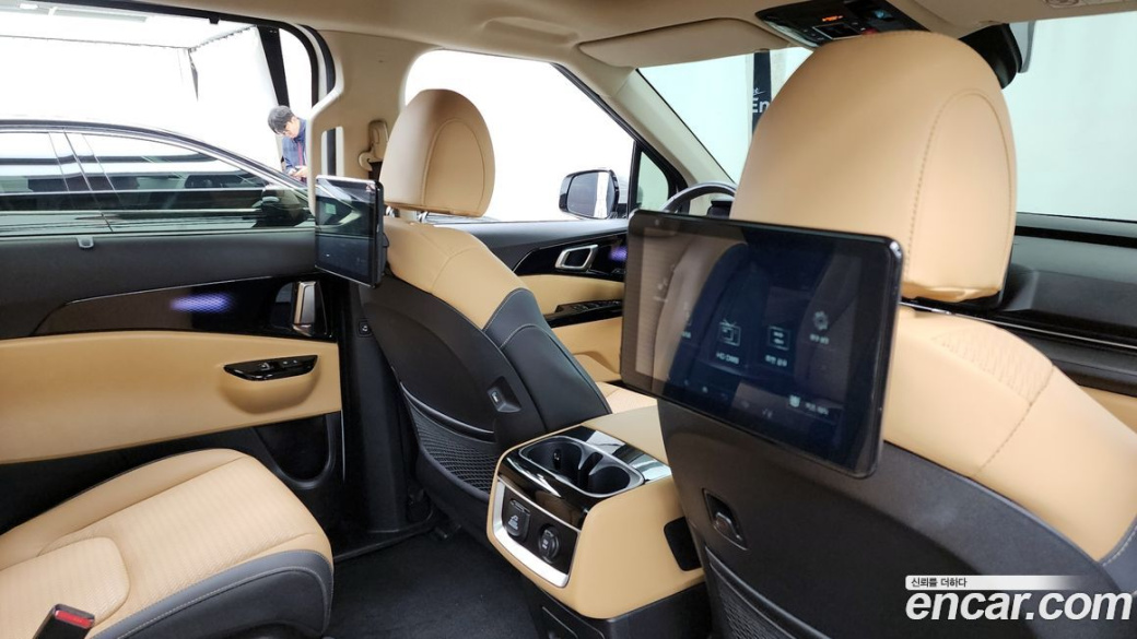 Kia Carnival 9-Seater Signature, 2023