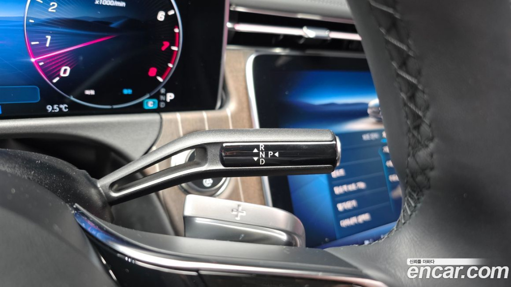 Mercedes-Benz E-Class E300 4MATIC Exclusive, 2025