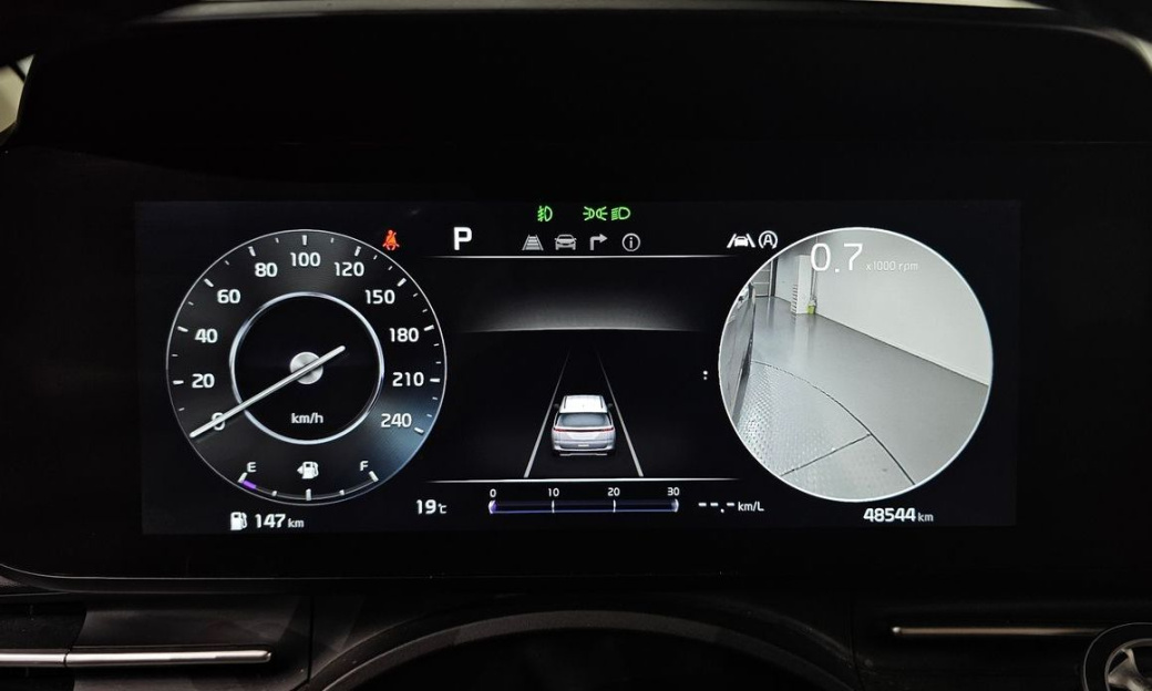 Kia Carnival 9-Seater Signature, 2023