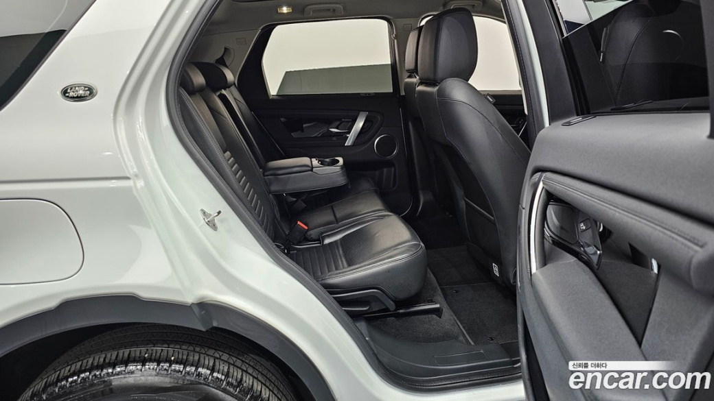 Land Rover Discovery Sport P250 SE, 2022