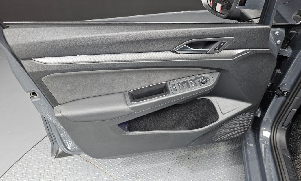 Volkswagen Golf 2.0 TDI Prestige, 2025
