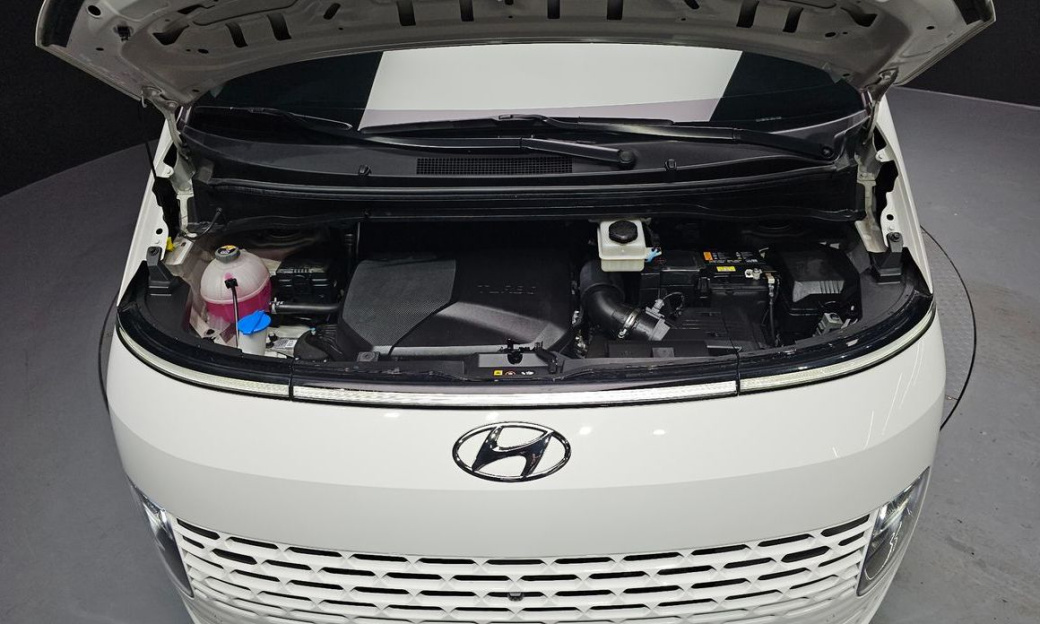 Hyundai Staria Tourer 9-Seater, 2024