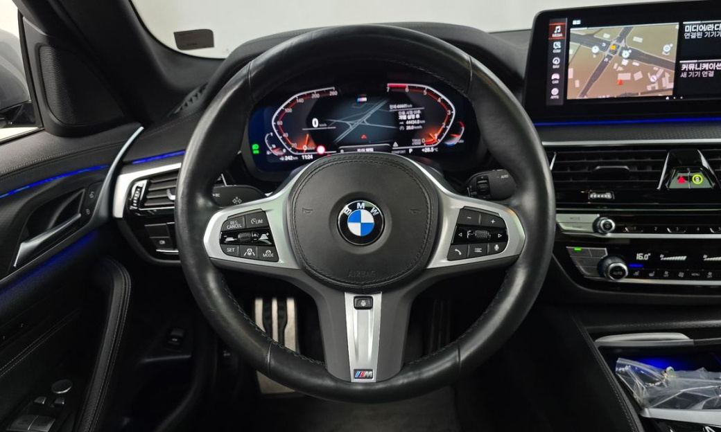 BMW 5-Series 520i M Sport, 2023