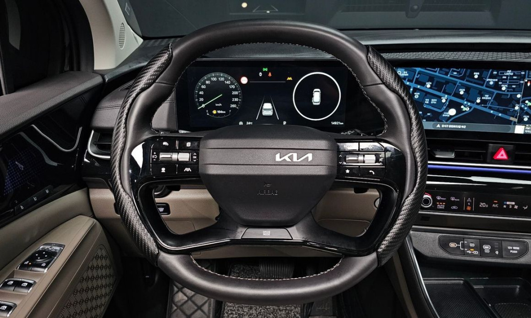 Kia Carnival 9-Seater Gravity, 2025