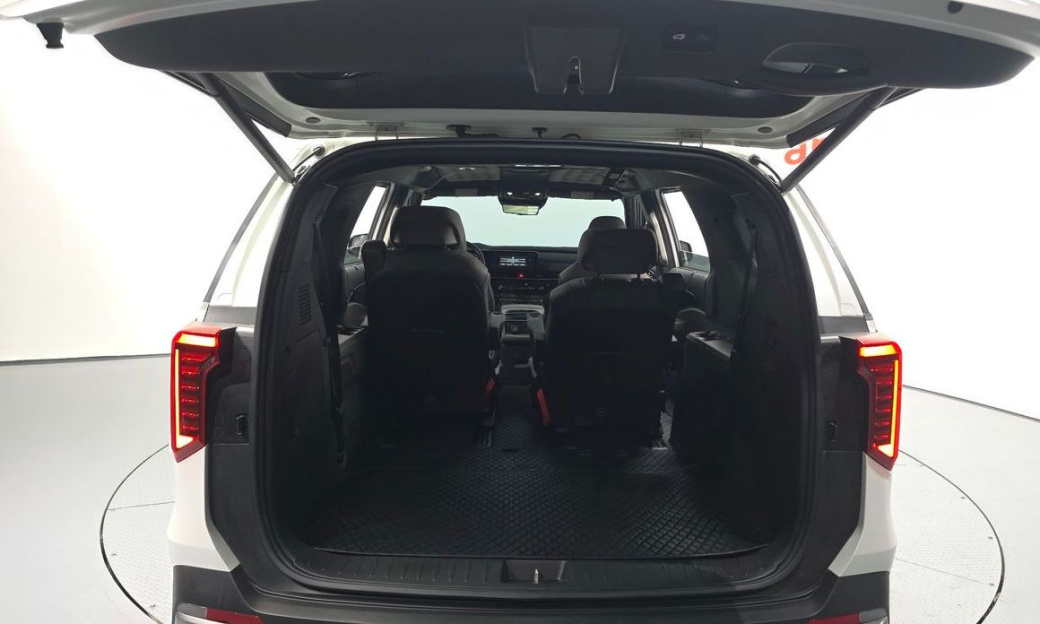 Kia Carnival 7-Seater Signature, 2024