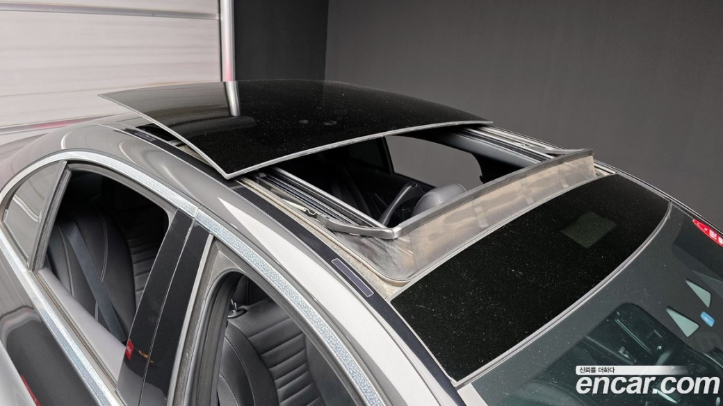 Mercedes-Benz E-Class E350 4MATIC AMG Line, 2022