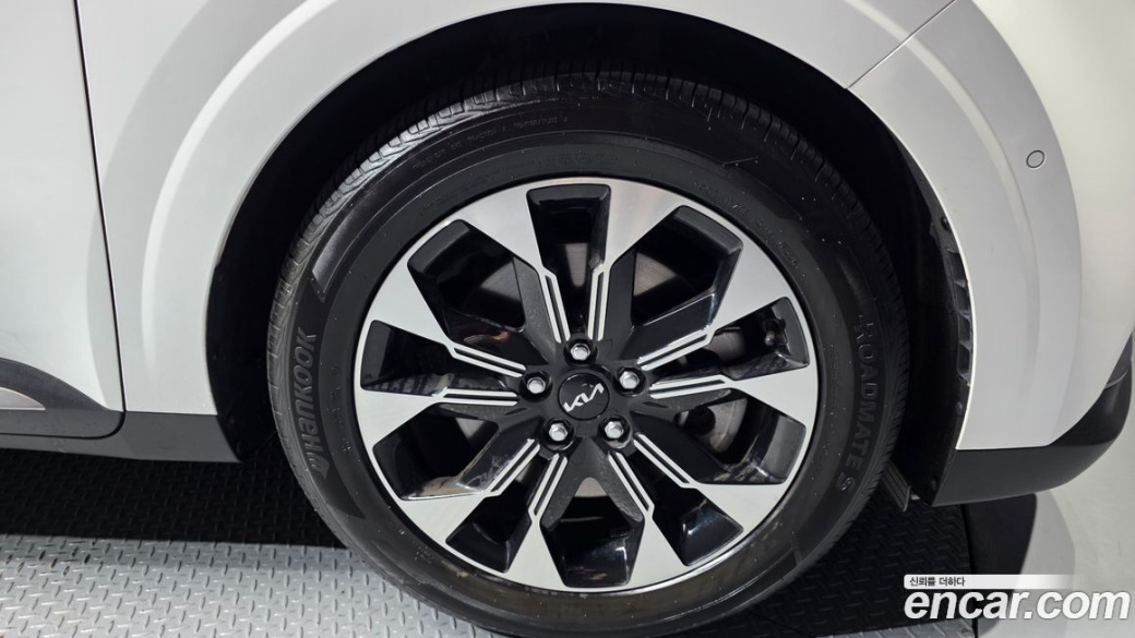 Kia Carnival 7-Seater Signature, 2023