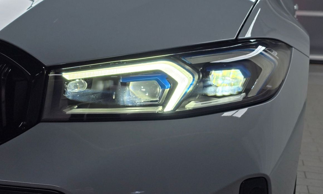 BMW 3-Series 320i Touring M Sports, 2024