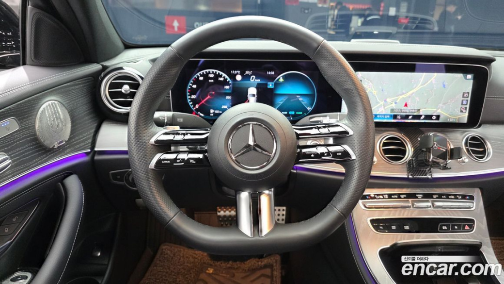 Mercedes-Benz E-Class E350 4MATIC AMG Line, 2023