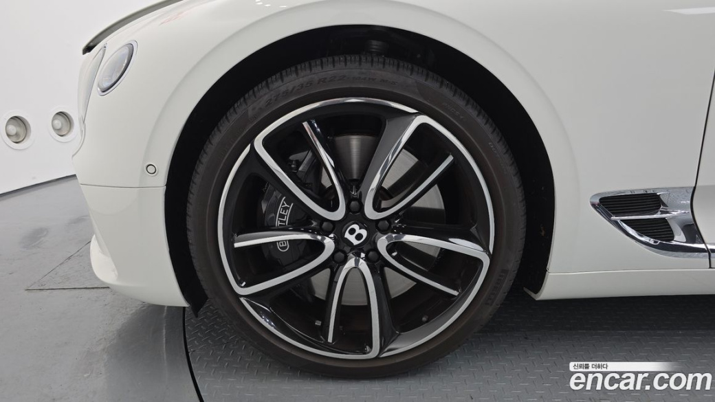 Bentley Continental 4.0 GT, 2022