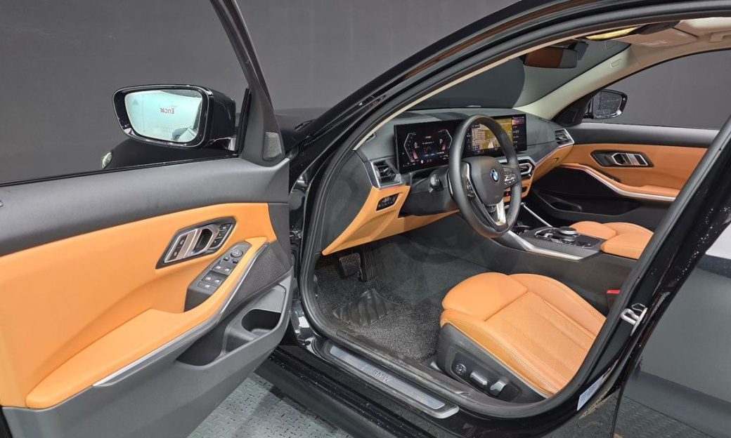 BMW 3-Series 320i, 2023