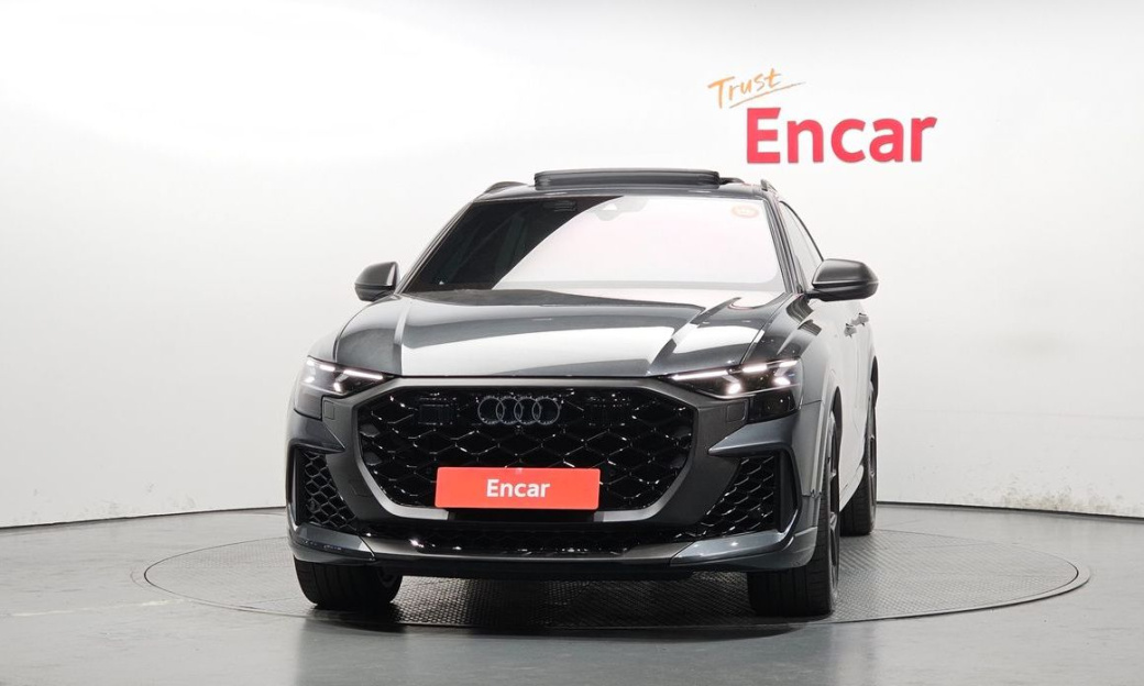 Audi RSQ8 4.0 TFSI Quattro Performance, 2025