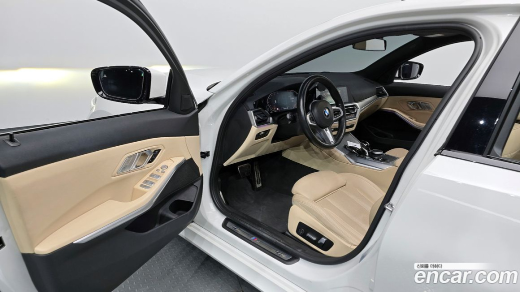 BMW 3-Series 320i M Sport, 2022
